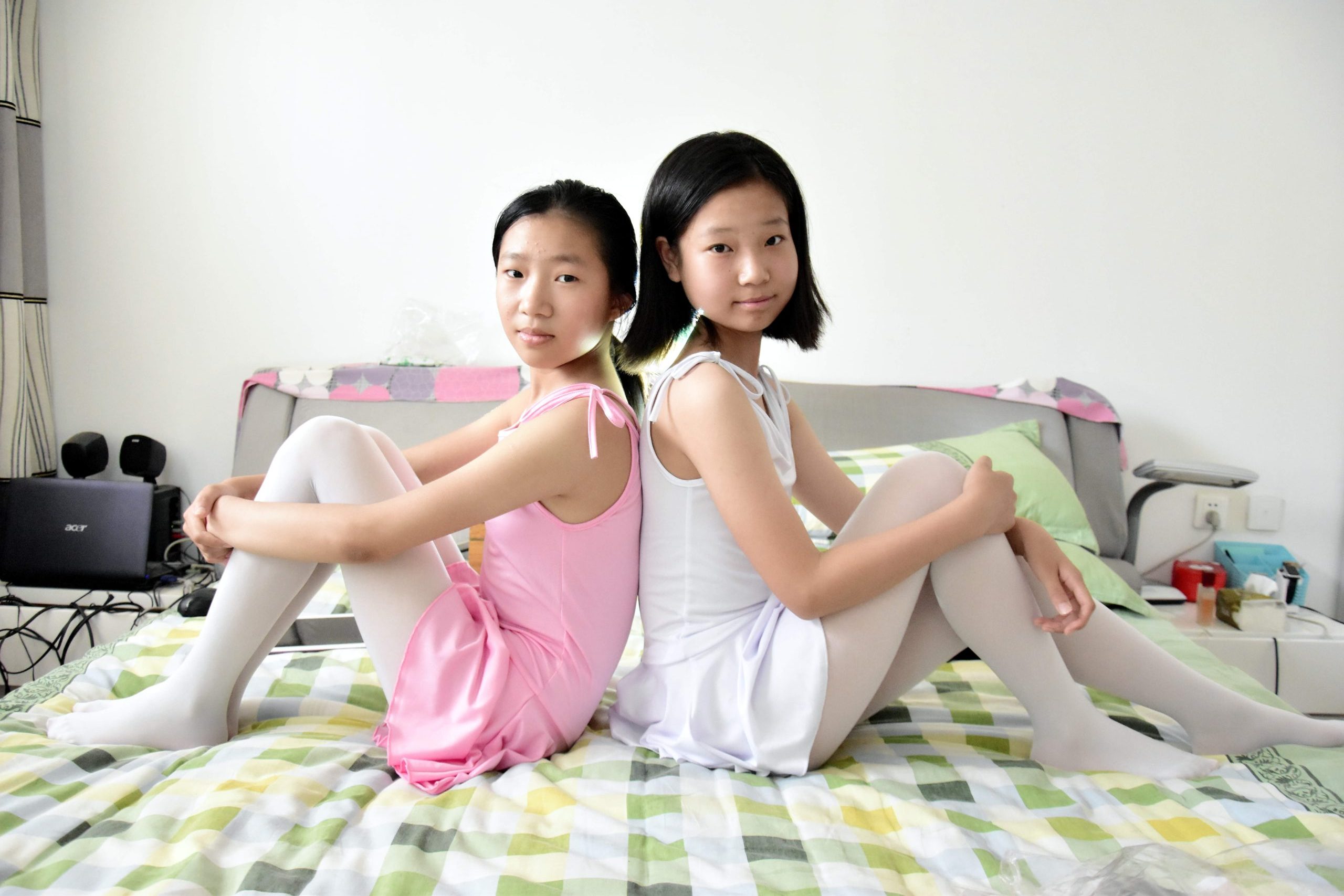 白丝无内-你所热爱的就是你的生活